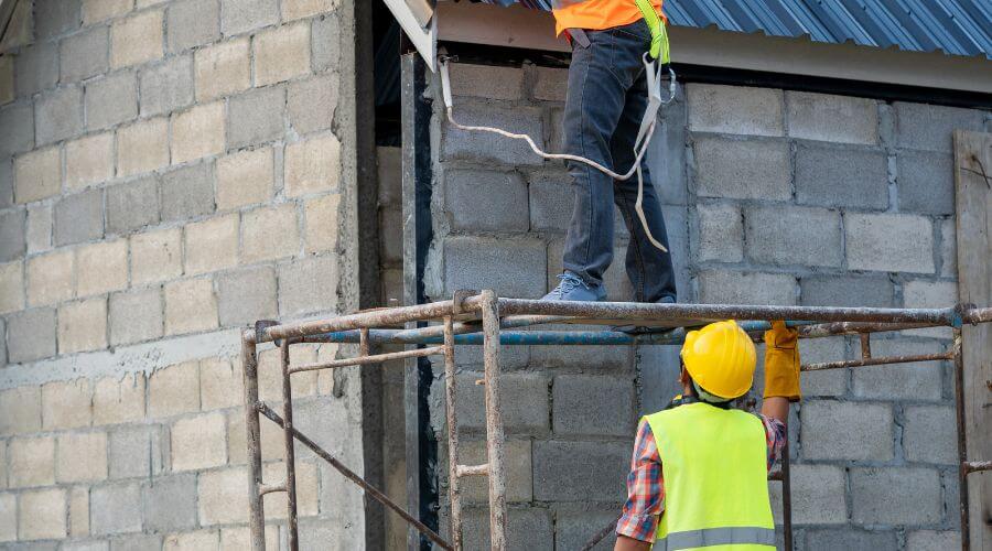 Expert Emergency Roof Repairs services in Normangee, TX